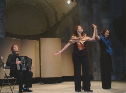 2010, 40 ans de musique à Saint-Savvinien - « L’Heure Exquise » : Emmanuelle Biscara, mezzo-soprane ; Anne Gotkovsky, mezzo-soprane ; Michel Glasko, accordéon